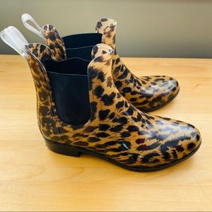 London Fog Leopard Print Chelsea Rain Boots